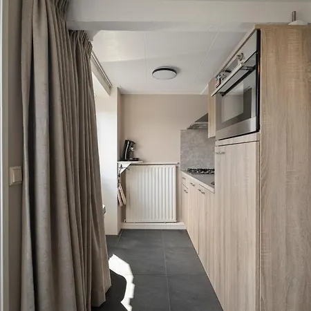 בית נופש Life - Aan Zee *